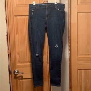 Dark wash Old Navy Rockstar jeans w/ small rips